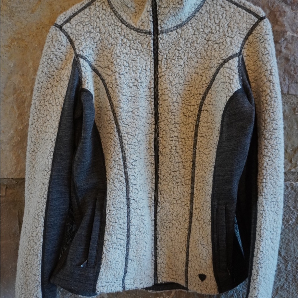 Kuhl Cozy Sherpa Jacket with Gray Sleeves